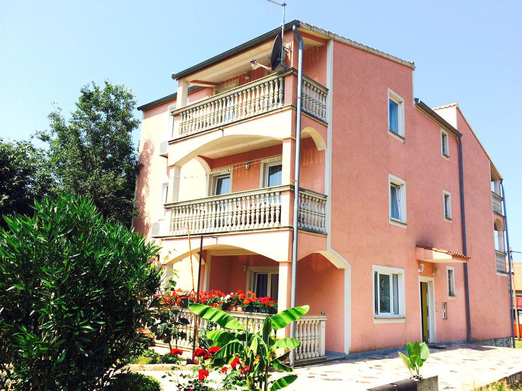 Apartments Tanja & Tina Fažana Esterno foto